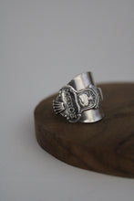 Load image into Gallery viewer, Size 10.5 Spoon Ring