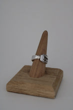 Load image into Gallery viewer, Size 8/8.5 Spoon Ring