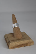 Load image into Gallery viewer, Size 6 Spoon Ring