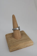 Load image into Gallery viewer, Size 7.5 Spoon Ring