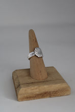 Load image into Gallery viewer, Size 6.5 Spoon Ring