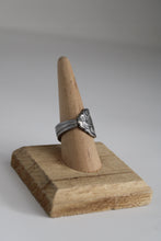 Load image into Gallery viewer, Size 9 Spoon Ring
