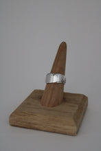 Load image into Gallery viewer, Size 8 Spoon Ring