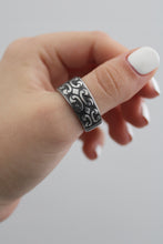 Load image into Gallery viewer, Size 10 Spoon Ring