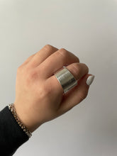 Load image into Gallery viewer, Size 11.5 Spoon Ring