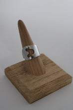 Load image into Gallery viewer, Size 8.5 Spoon Ring