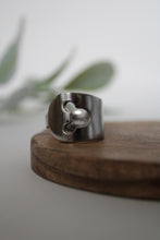 Load image into Gallery viewer, Size 8.5 Spoon Ring