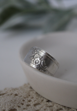 Load image into Gallery viewer, Spoon Ring | Queen B