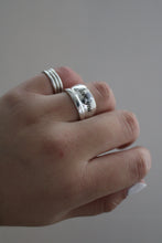 Load image into Gallery viewer, Size 7.5 Spoon Ring

