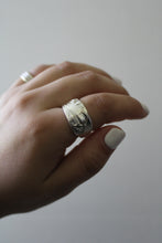 Load image into Gallery viewer, Size 8 Spoon Ring
