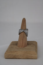 Load image into Gallery viewer, Size 6.5/7 Spoon Ring
