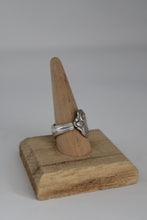 Load image into Gallery viewer, Size 10.5 Spoon Ring
