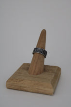 Load image into Gallery viewer, Size 6.5 Spoon Ring
