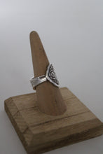 Load image into Gallery viewer, Spoon Ring | 1909 Beauty
