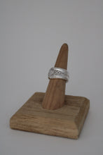 Load image into Gallery viewer, Size 6 Spoon Ring
