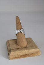 Load image into Gallery viewer, Size 7.5 Spoon Ring
