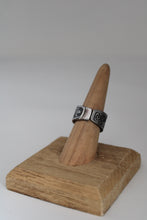 Load image into Gallery viewer, Size 7/7.5 Spoon Ring
