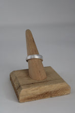 Load image into Gallery viewer, Size 8 Spoon Ring
