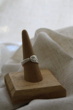 Load image into Gallery viewer, Narcissus Spoon Ring
