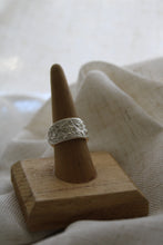 Load image into Gallery viewer, Narcissus Spoon Ring
