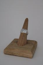 Load image into Gallery viewer, Size 6.5 Spoon Ring
