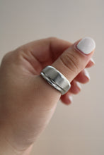 Load image into Gallery viewer, Size 10 Spoon Ring
