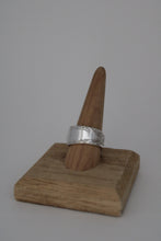 Load image into Gallery viewer, Size 10 Spoon Ring
