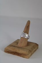 Load image into Gallery viewer, Size 8/8.5 Spoon Ring
