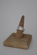 Load image into Gallery viewer, Size 8 Spoon Ring
