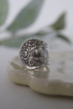 Load image into Gallery viewer, Spoon Ring | 1909 Beauty
