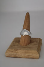 Load image into Gallery viewer, Size 9.5 Spoon Ring
