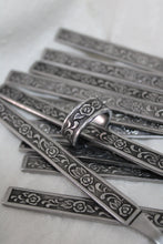 Load image into Gallery viewer, Roses Spoon Ring
