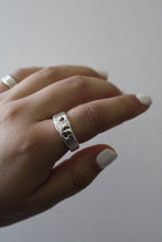 Load image into Gallery viewer, Size 8 Spoon Ring
