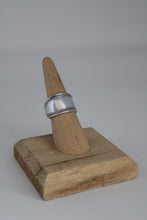 Load image into Gallery viewer, Size 6.5 Spoon Ring
