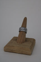 Load image into Gallery viewer, Size 7 Spoon Ring
