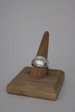 Load image into Gallery viewer, Size 10 Spoon Ring
