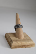 Load image into Gallery viewer, Size 7.5/8 Spoon Ring
