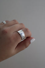 Load image into Gallery viewer, Size 9 Spoon Ring
