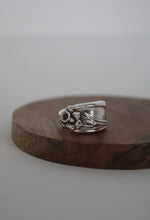 Load image into Gallery viewer, Spoon Ring | Daffodil
