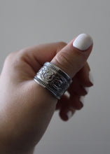 Load image into Gallery viewer, Beaded Rose Spoon Ring
