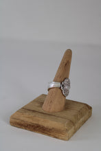 Load image into Gallery viewer, Size 8/8.5 Spoon Ring
