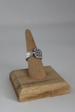Load image into Gallery viewer, Size 7 Spoon Ring

