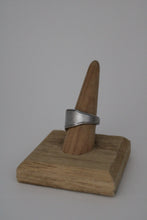 Load image into Gallery viewer, Size 10 Spoon Ring

