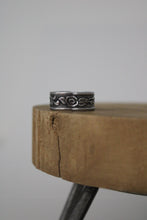 Load image into Gallery viewer, Roses Spoon Ring
