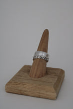 Load image into Gallery viewer, Size 7 Spoon Ring
