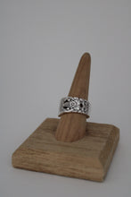 Load image into Gallery viewer, Size 9 Spoon Ring

