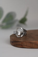 Load image into Gallery viewer, Size 6.5 Spoon Ring
