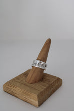 Load image into Gallery viewer, Spoon Ring | Magic Rose
