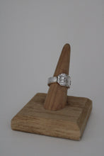 Load image into Gallery viewer, Size 8 Spoon Ring
