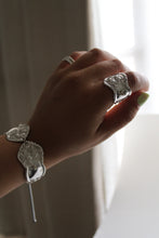 Load image into Gallery viewer, Orange Blossom Spoon Ring
